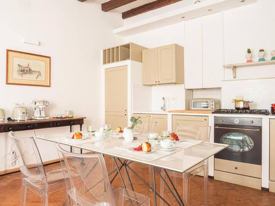 Romantic Flat On Navigli River By Easylife Milan Luaran gambar