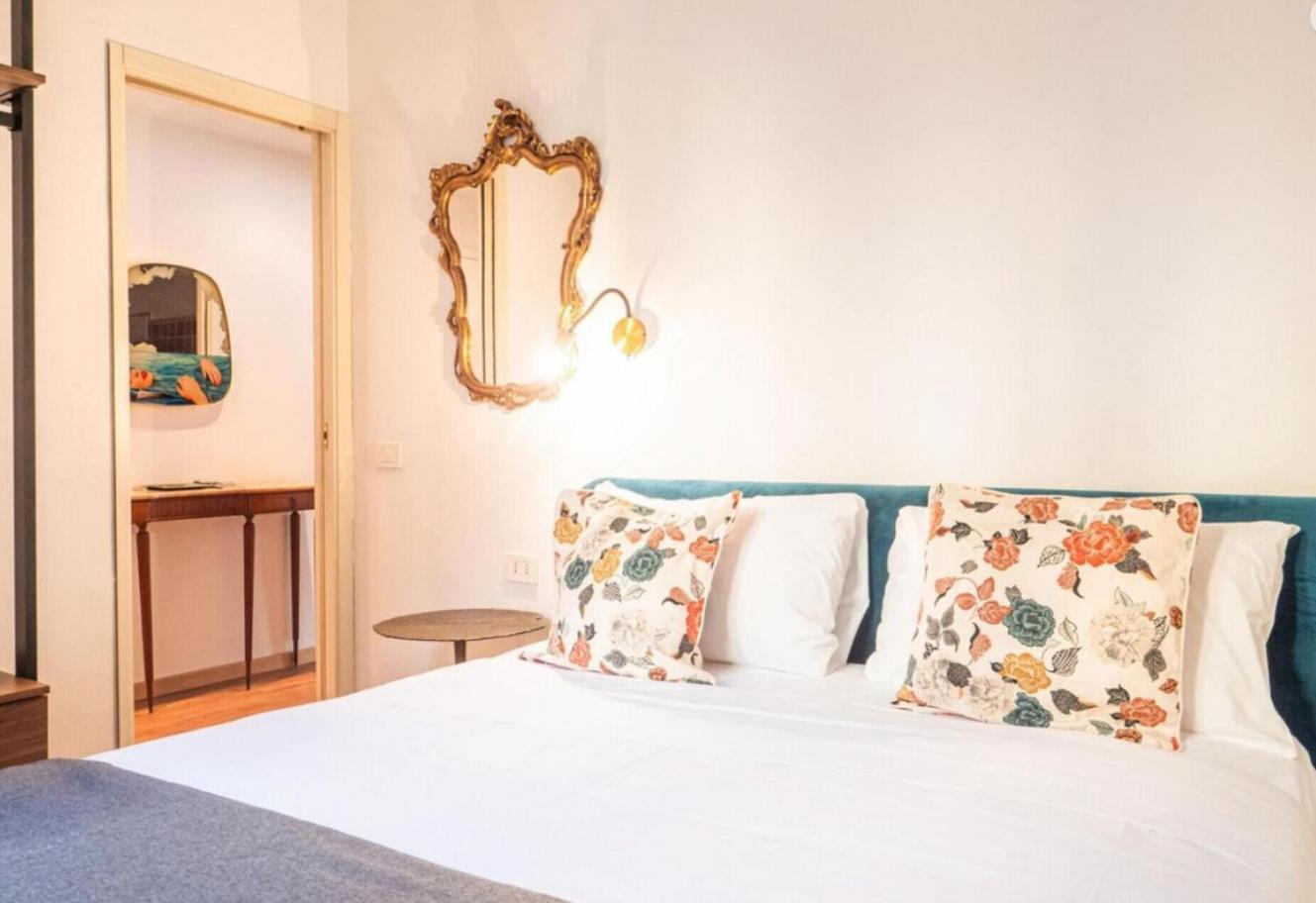 Romantic Flat On Navigli River By Easylife Milan Luaran gambar